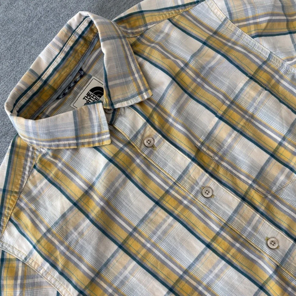 The North Face Mens Small Yellow Plaid Short Sleeve Button Down Shirt Hiking